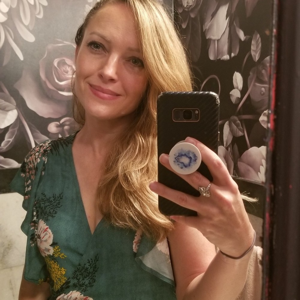 Meet your Posher, Nola